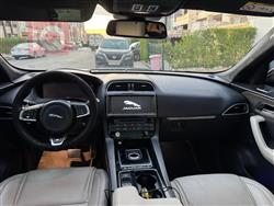 جاگوار F-Pace